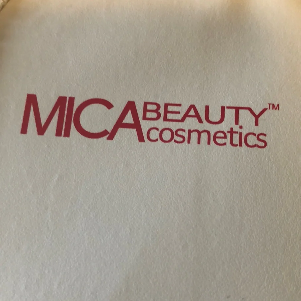 Mica Beauty Deluxe Brush Set New!